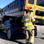 Acidente Chocante Na Florida Jaguar F Type Fica Preso Sob On