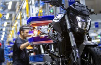 Bajaj Receita Recorde E Expansao Global Impulsionam Crescime