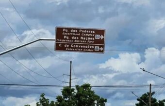 Descuido Em Campo Grande Placa Da Cop15 Exibiu Erro De Portu