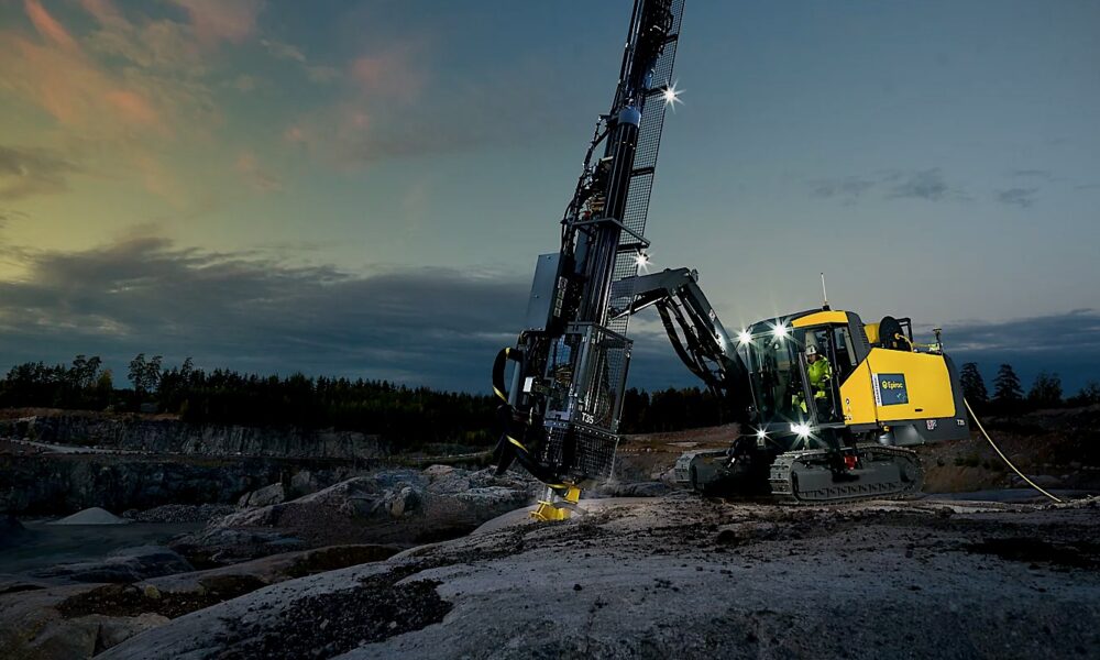 Epiroc Fecha Acordo Us 40 Mi Eletrificar Mine Fevereiro