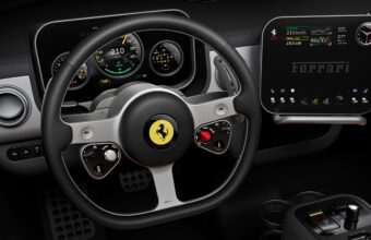 Ferrari Luce Telas E Vidro Para Atrair Jovens E Cortar Custo