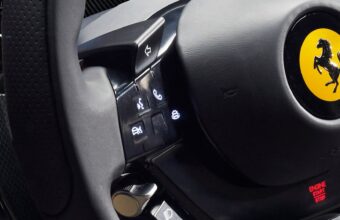 Ferrari Retrofita Purosangue E 12 Cilindri Com Volantes De B