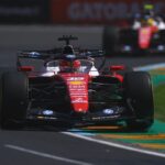 Ferrari Zomba De Criticas Com Mario Kart No Volante De Charl