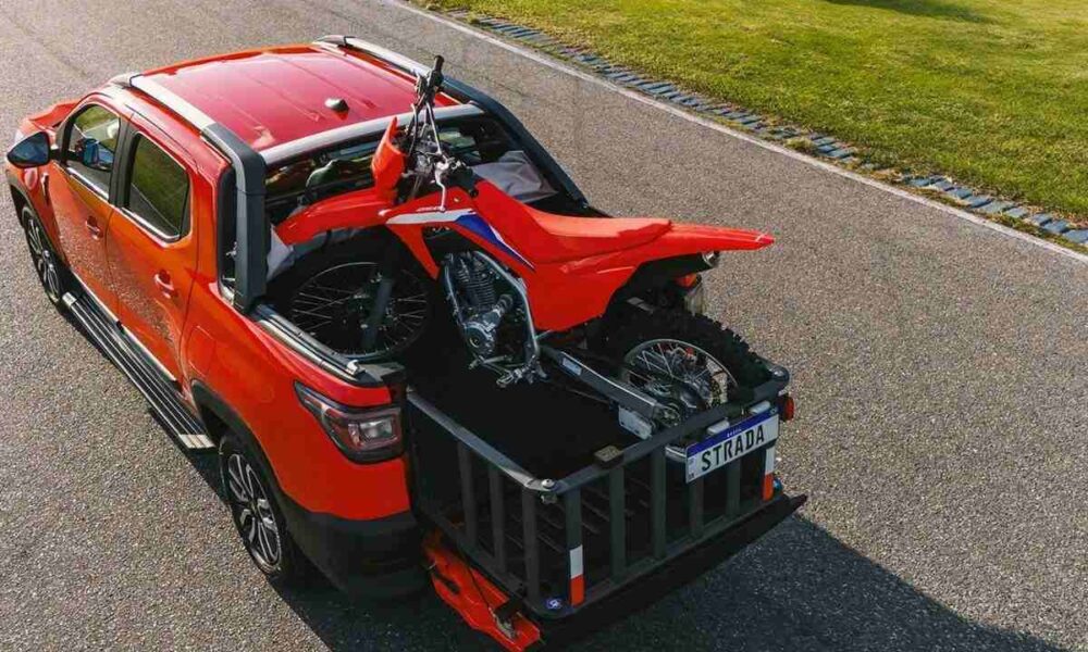 Fiat Strada Lider De Vendas Mas Tambem Alvo Preferencial De