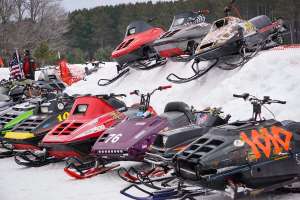 Junker Sled Weekend Snowmobiles Vintage E Adrenalina No Gelo