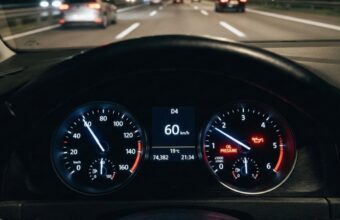 Luz Do Oleo Acesa Pode Indicar Falha Grave No Motor