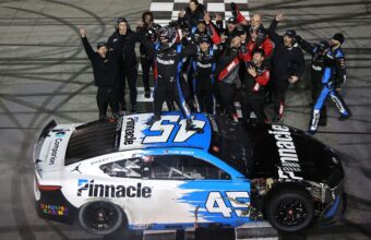 Nascar Tyler Reddick Conquista Autotrader 400 Apos Caos E Ca Hero 1 Scaled