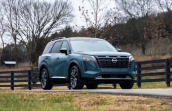 Nissan Pathfinder Duas Estrategias Para Um SUV Iconico A Par