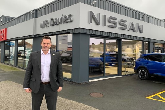 Nissan Rhyl Ganha Novo Gerente Geral Gavin Prigmore E A Estrategia Da Wr Davies