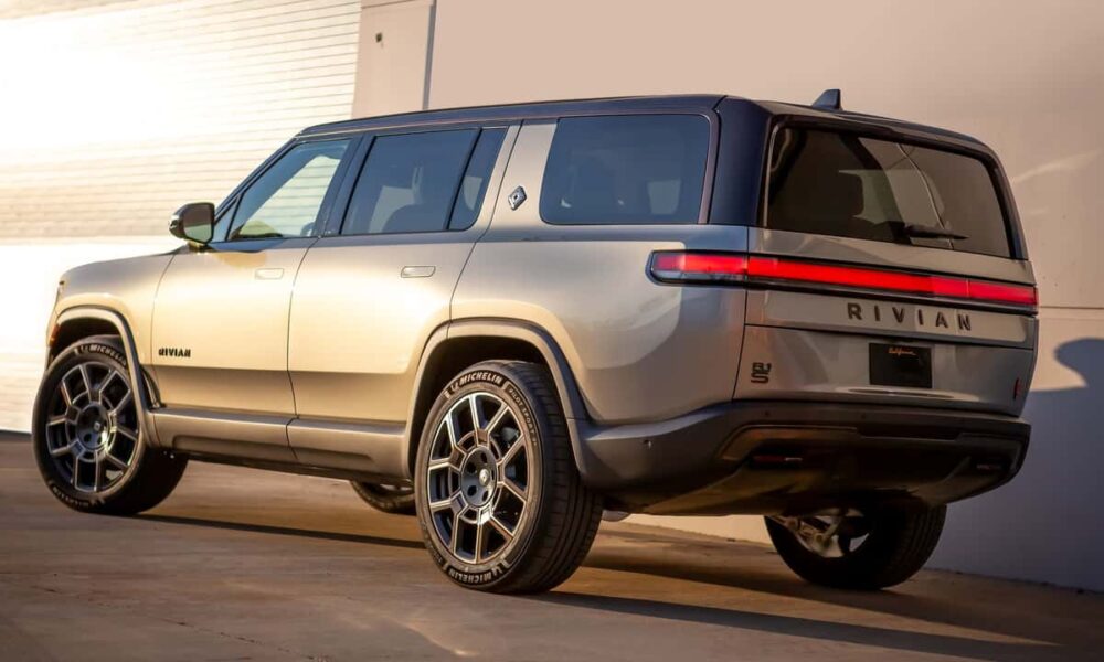 Rivian Anuncia Fim Das Versoes De Entrada Do R1s E R1t Preco Inicial Sobe Us 7 M