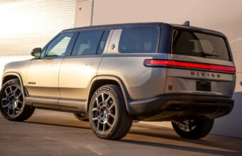 Rivian Anuncia Fim Das Versoes De Entrada Do R1s E R1t Preco Inicial Sobe Us 7 M