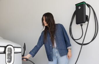 Rivian E Energyhub Carregamento Inteligente De Ves Para Esta