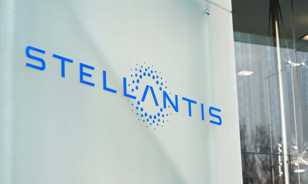 Stellantis Prejuizo Anual Inedito Impulsionado Por Cortes Em Eletrificacao