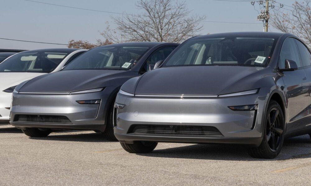 Tesla 2026 Projeta Recuperacao Modesta Desafios