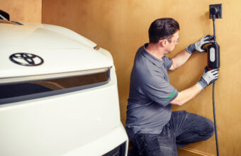 Toyota E Lexus Simplificam Carregamento Domestico Para Carro