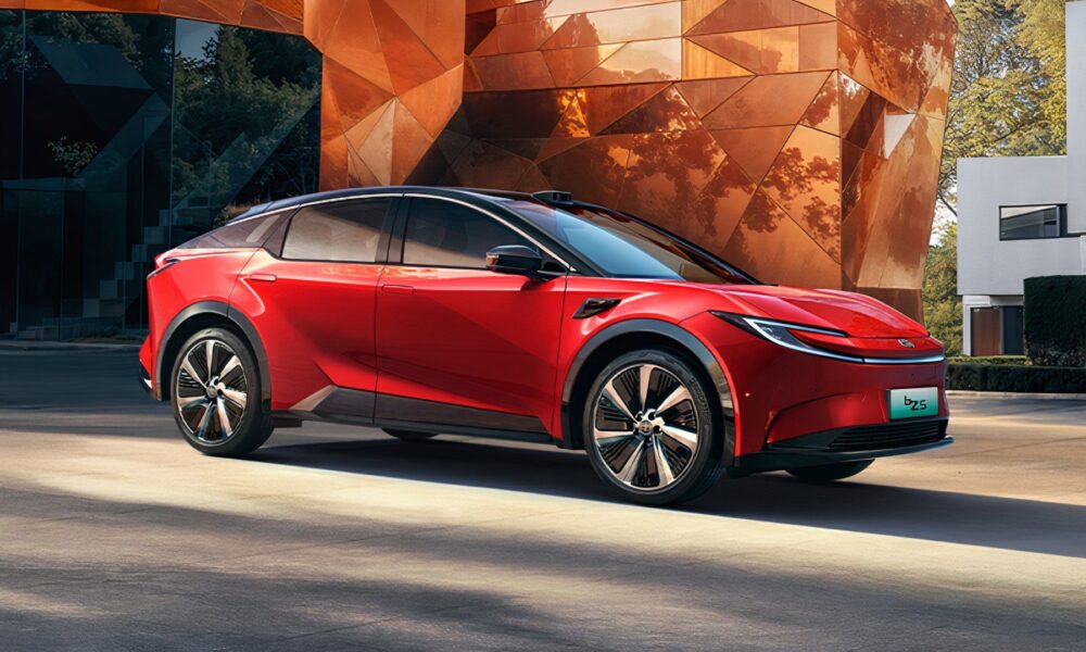Toyota Mira Bateria De Estado Solido Com 1200 Km De Autonomi