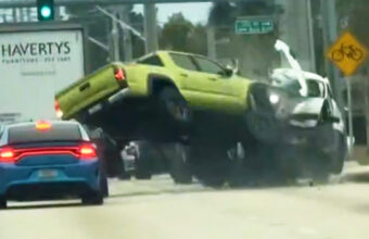 Video Revela Batida Devastadora De Toyota Tacoma Em Hyundai Santa Fe